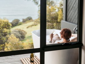 Outdoor bath Luxury Lodges Honeymoon Romantic Kangaroo Island